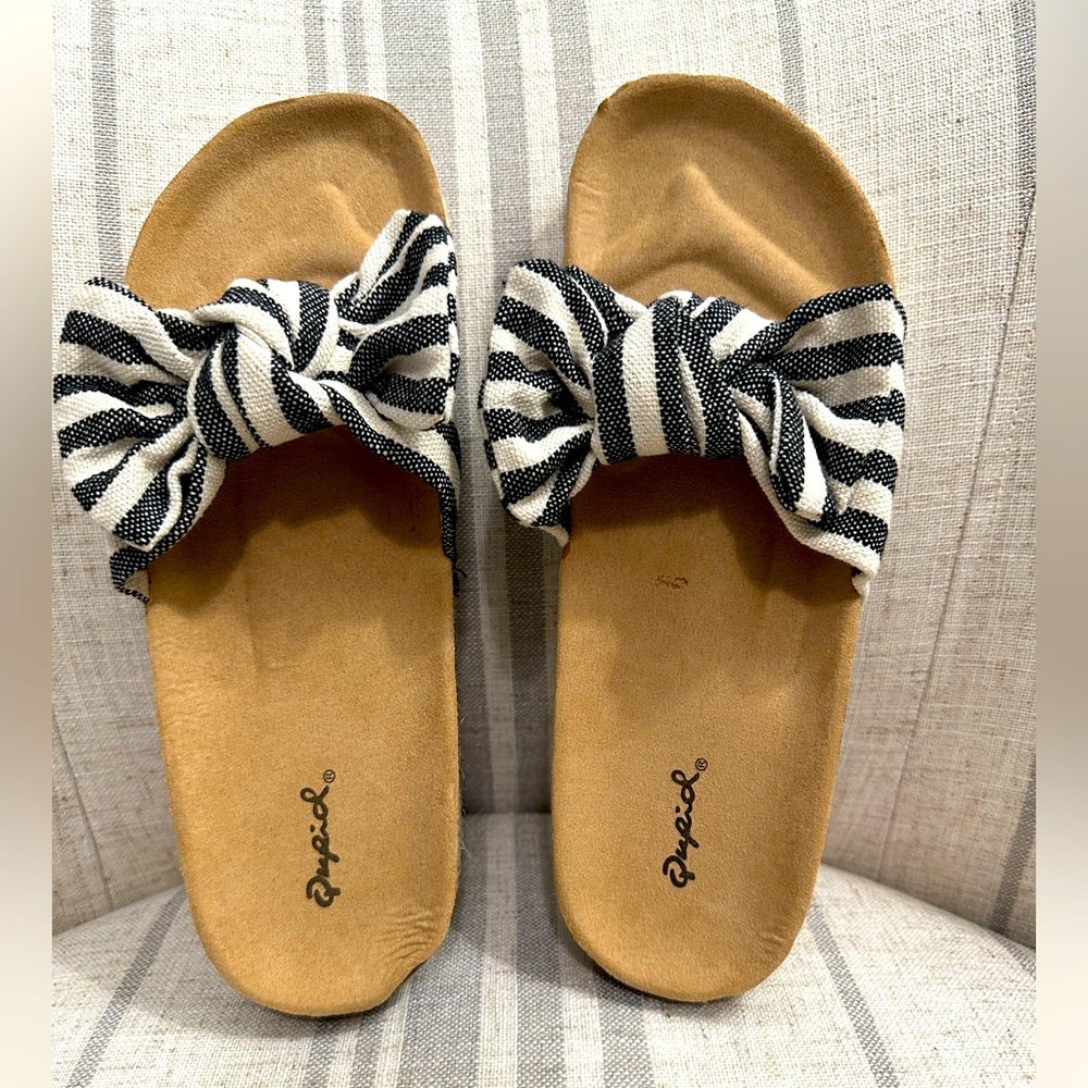 NEW without box - Qupid brand shoes Size 8